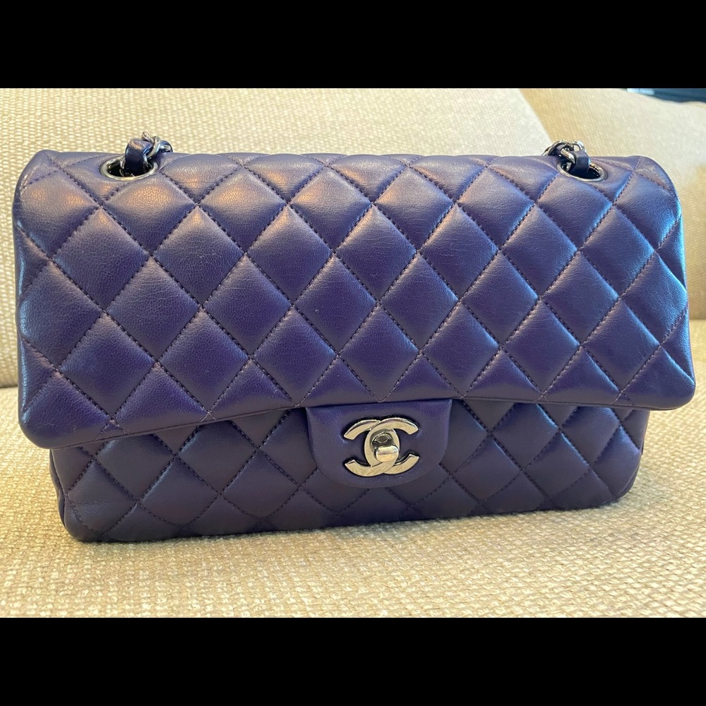 Authentic CHANEL Lambskin Medium Classic Flap
